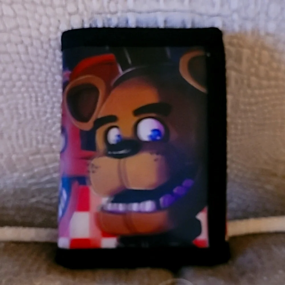 ** Mint Condition 2018 Holographic Five Nights at Freddy's Wallet